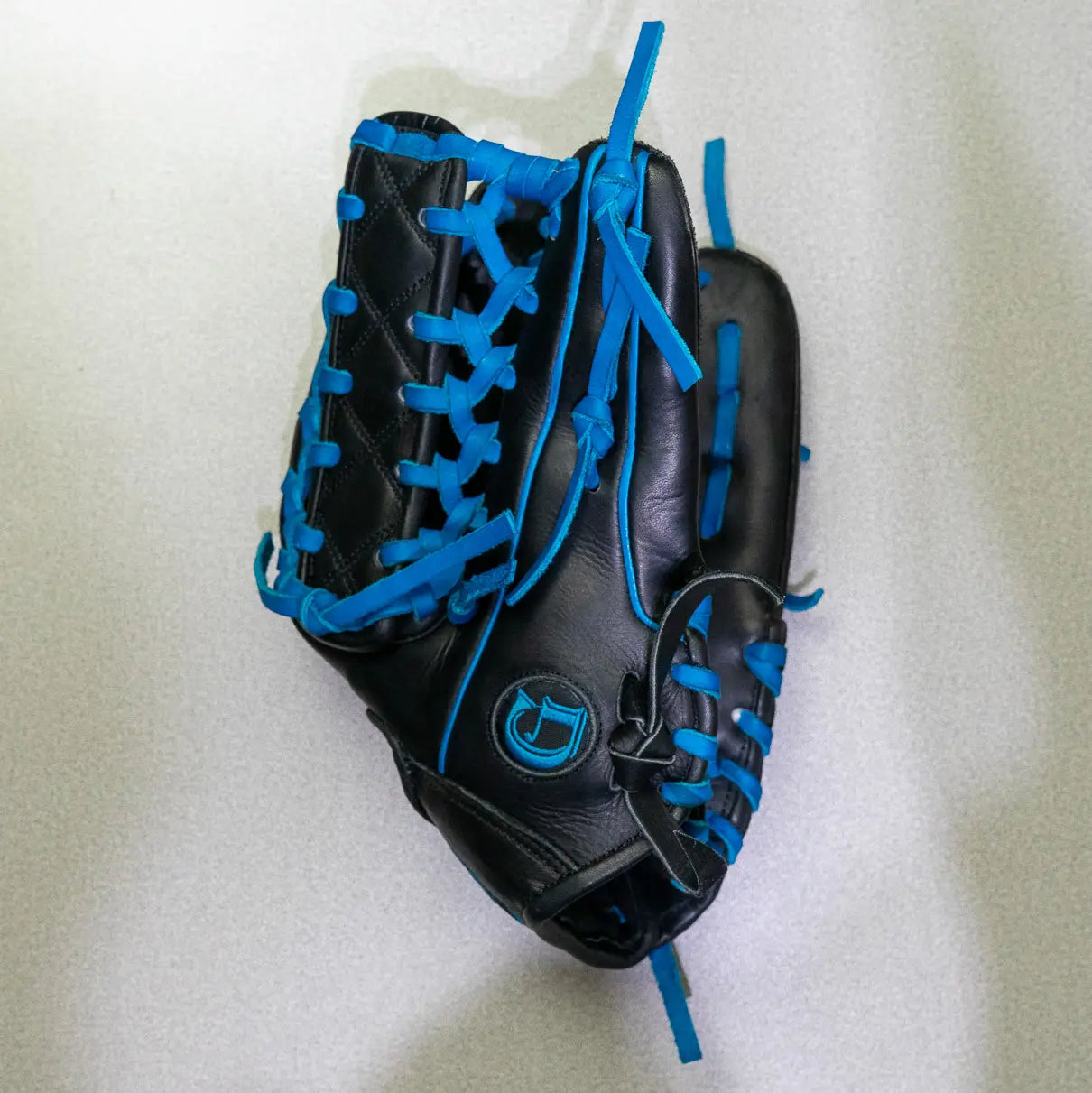 Academy 48 - Outfield Glove