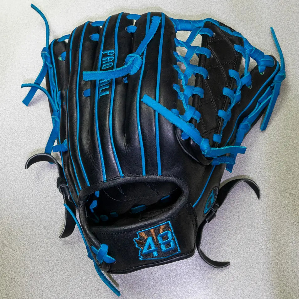 Academy 48 - Outfield Glove